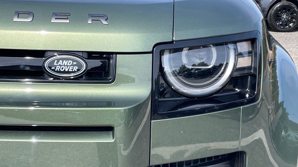 LAND ROVER DEFENDER