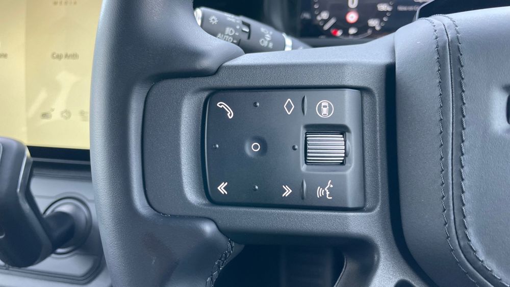 LAND ROVER DEFENDER