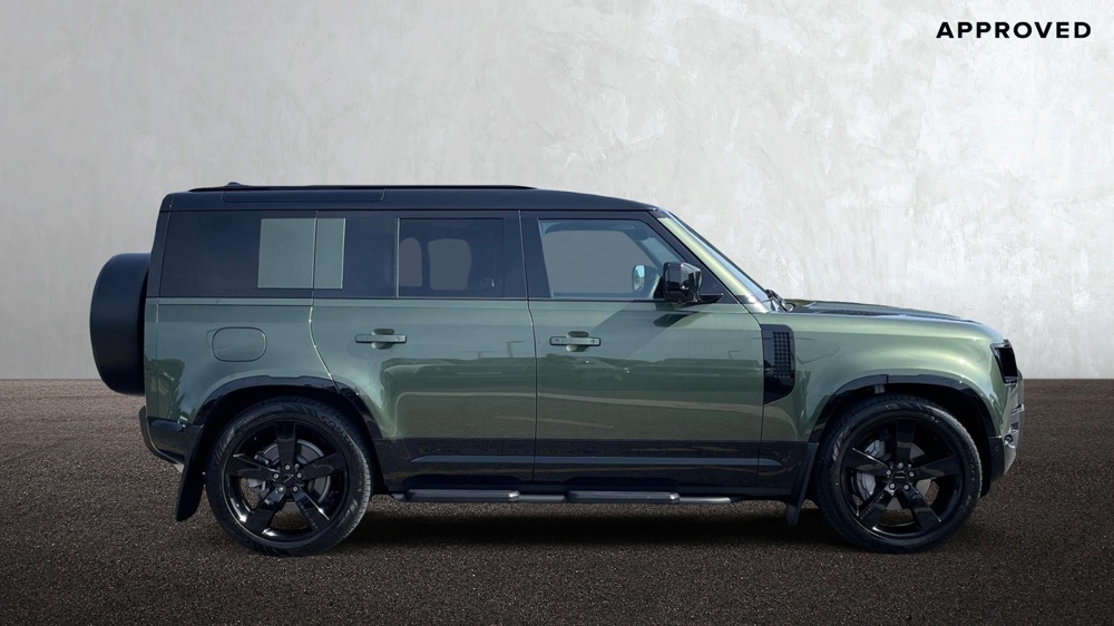 LAND ROVER DEFENDER
