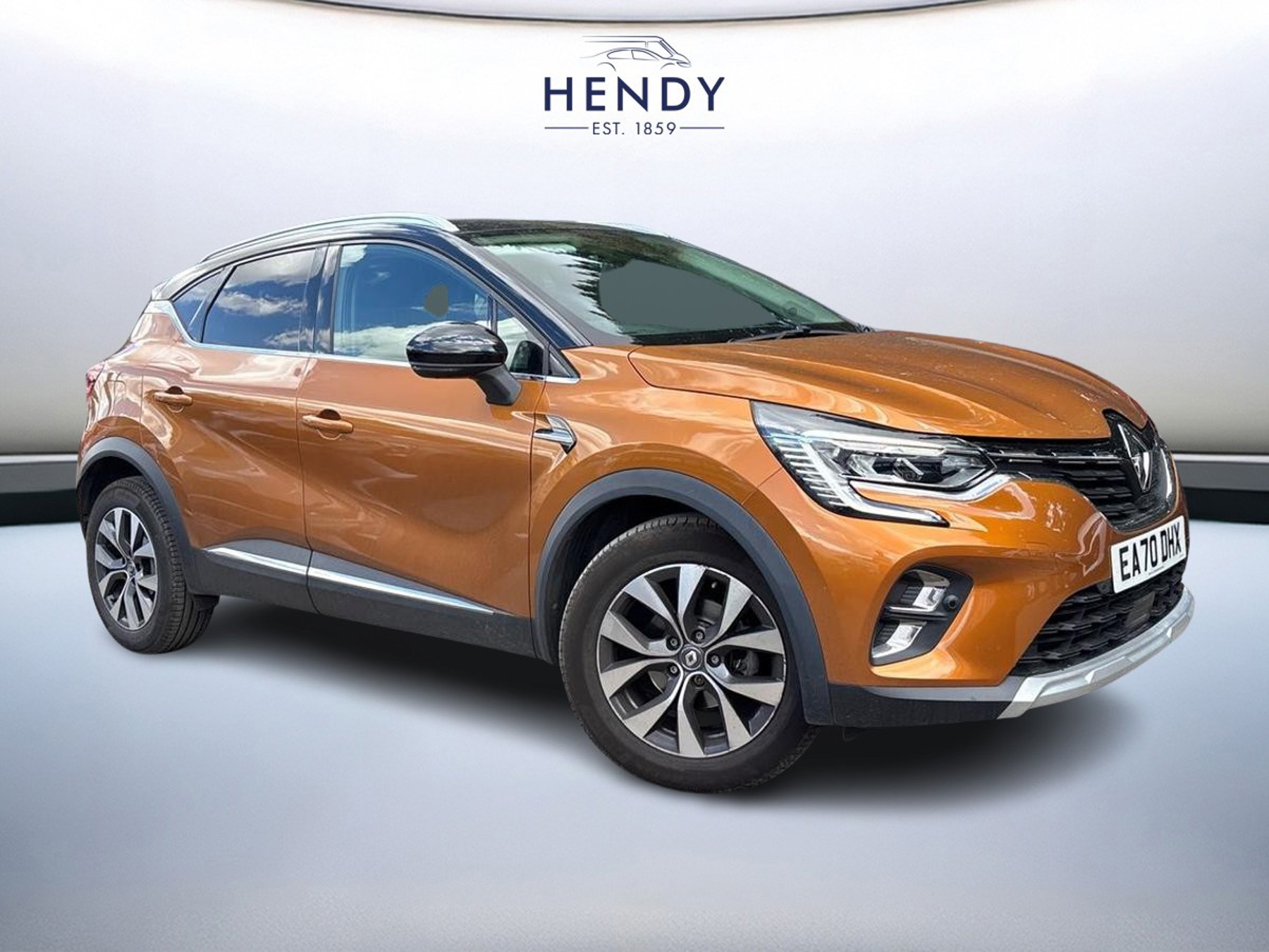 Renault Captur listing photo