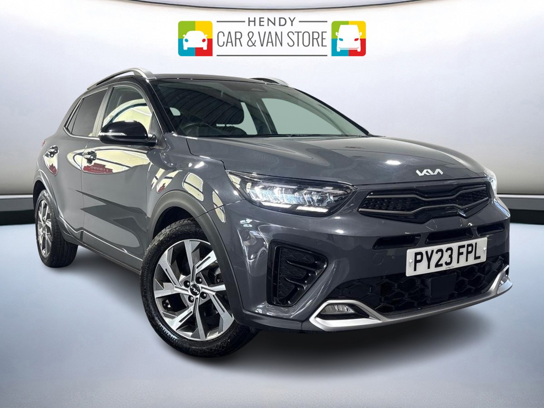 Kia Stonic listing photo