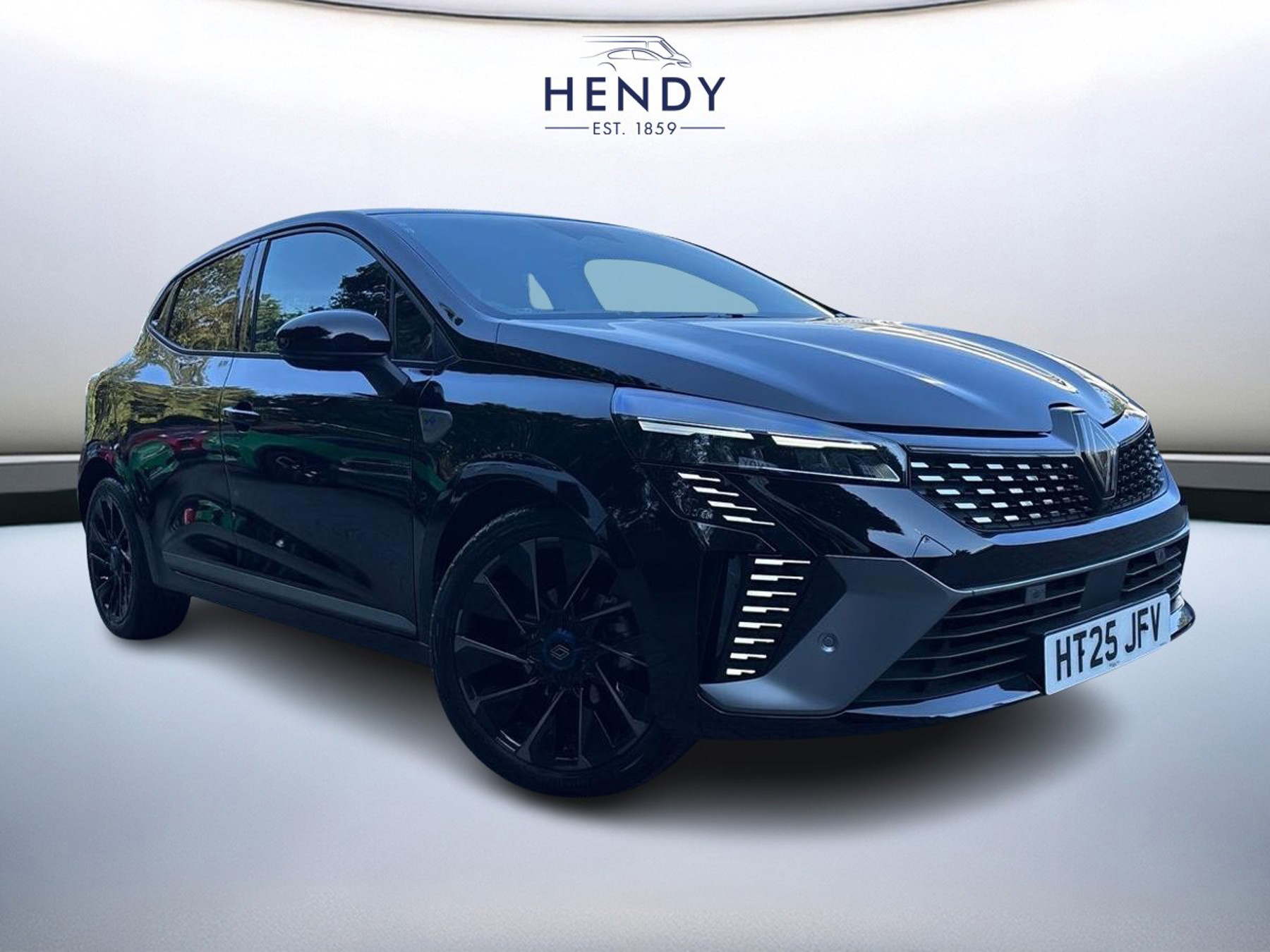 Renault Clio listing photo