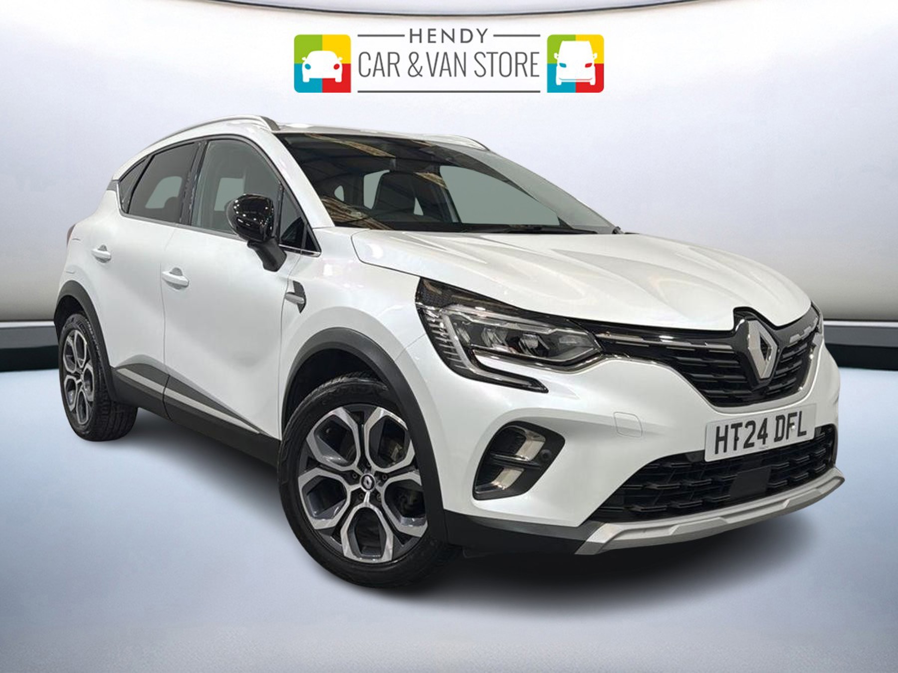 Renault Captur listing photo