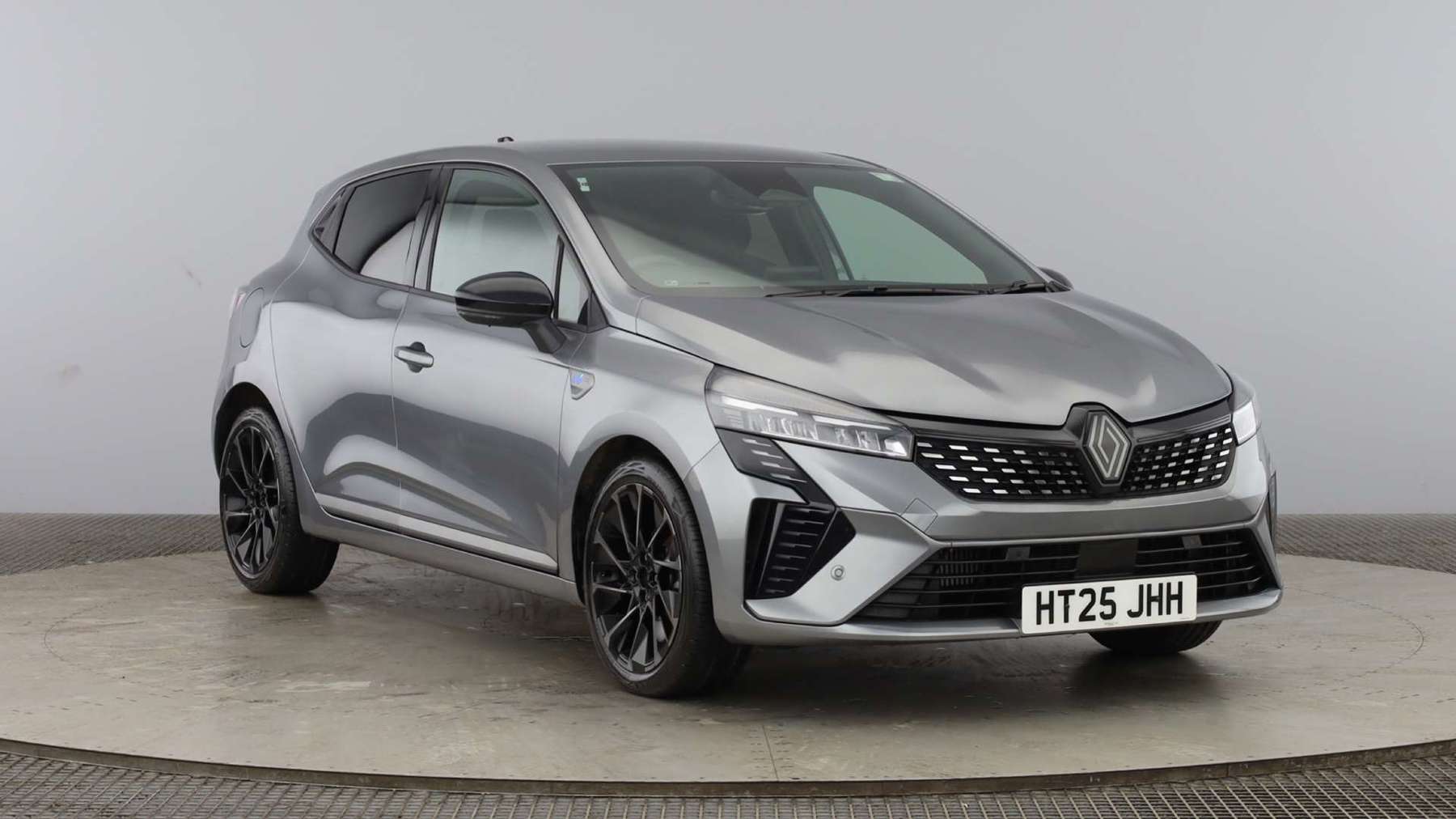 Renault Clio listing photo