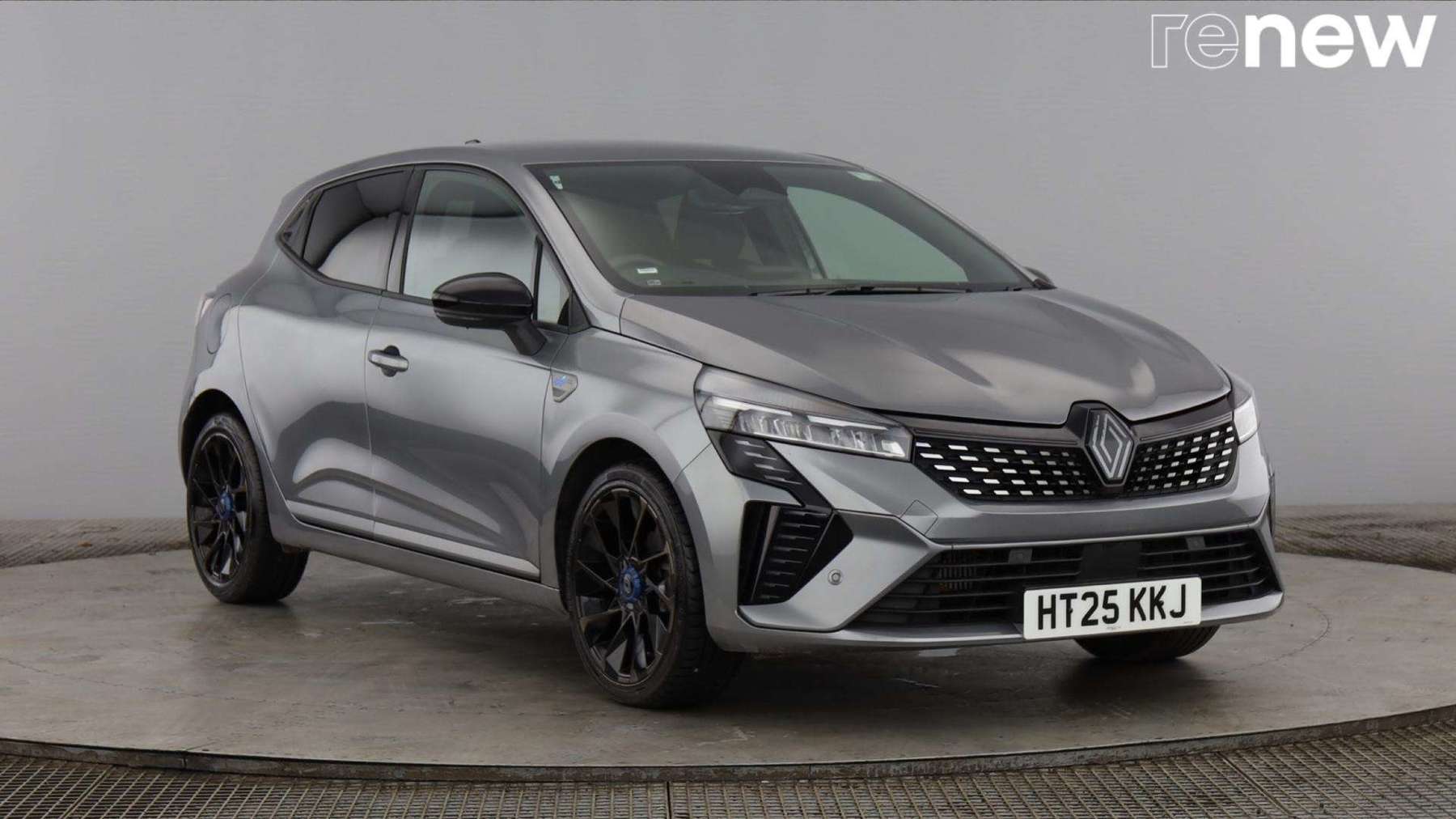 Renault Clio listing photo