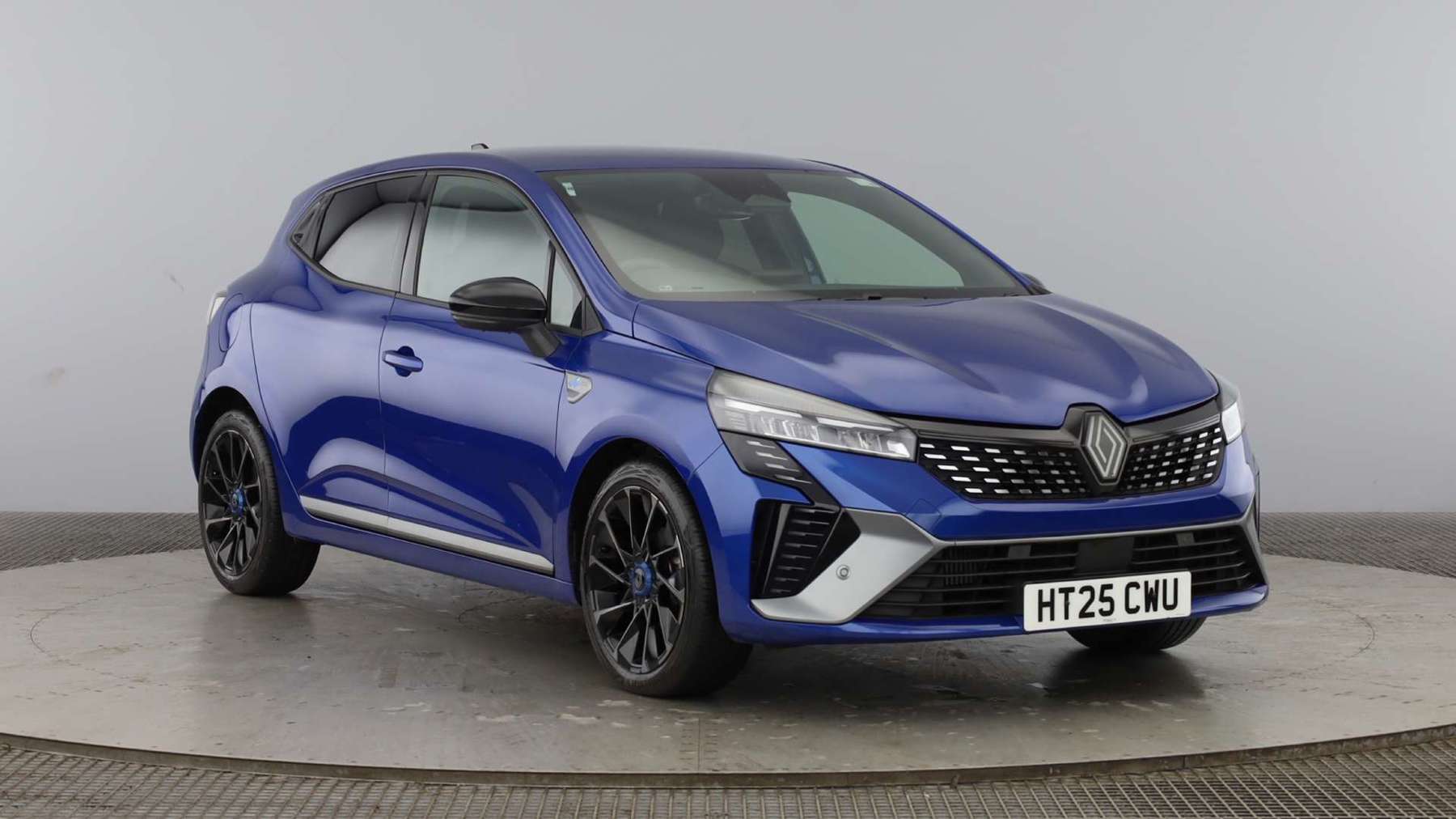 Renault Clio listing photo