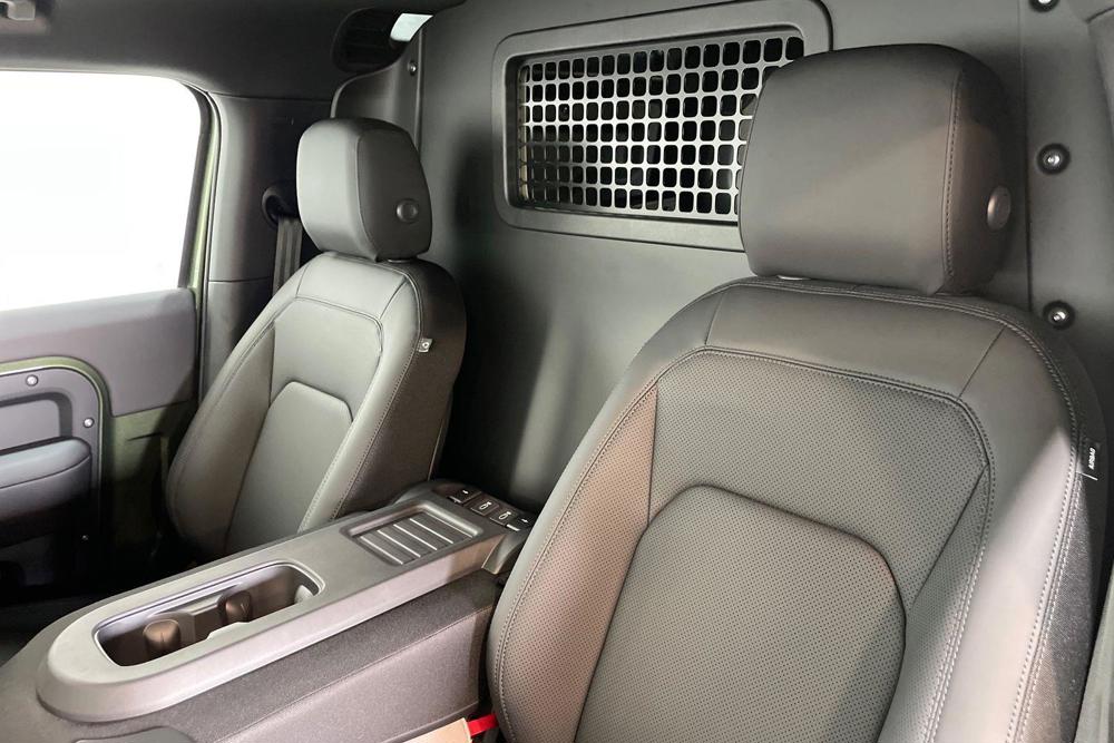 LAND ROVER DEFENDER