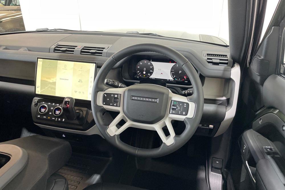 LAND ROVER DEFENDER