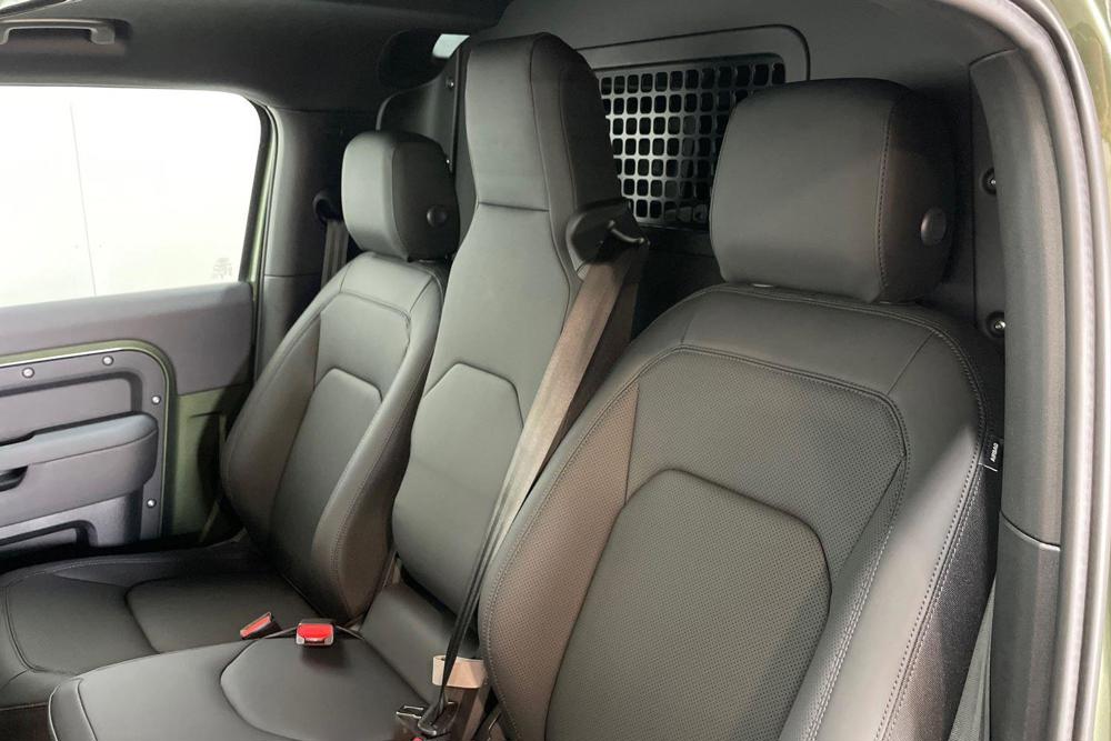 LAND ROVER DEFENDER
