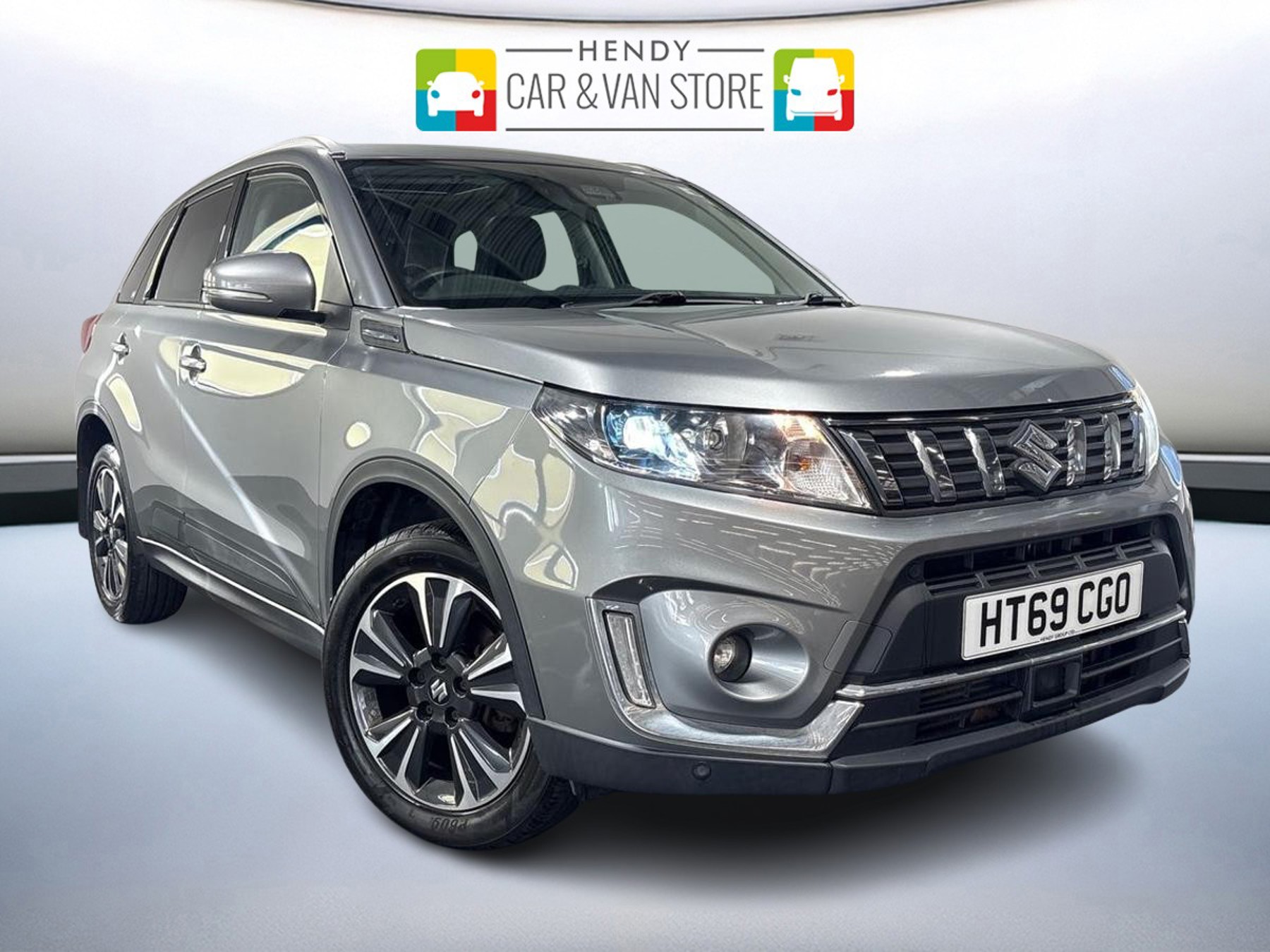 Suzuki Vitara listing photo