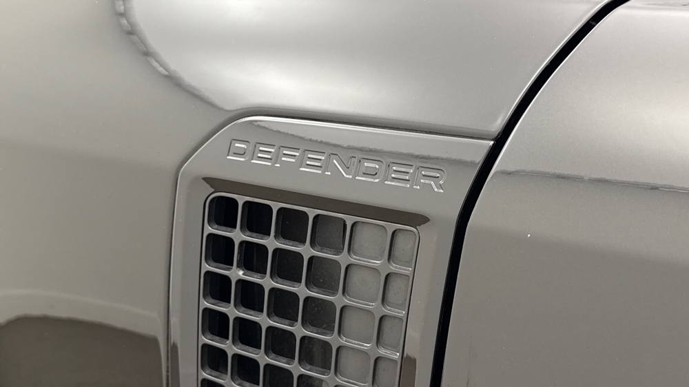 LAND ROVER DEFENDER 110
