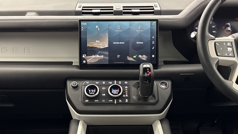 LAND ROVER DEFENDER 110