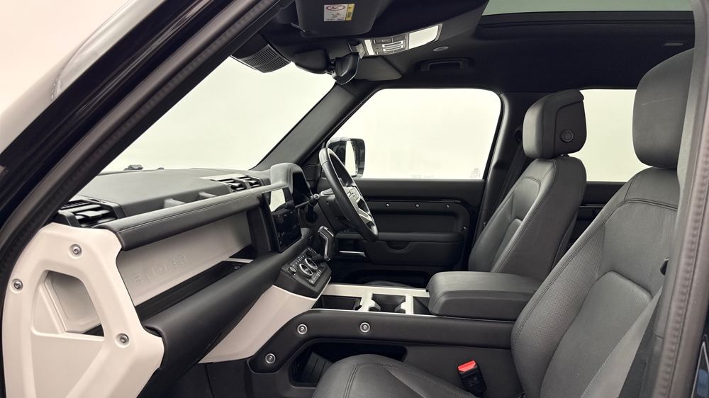 LAND ROVER DEFENDER 110