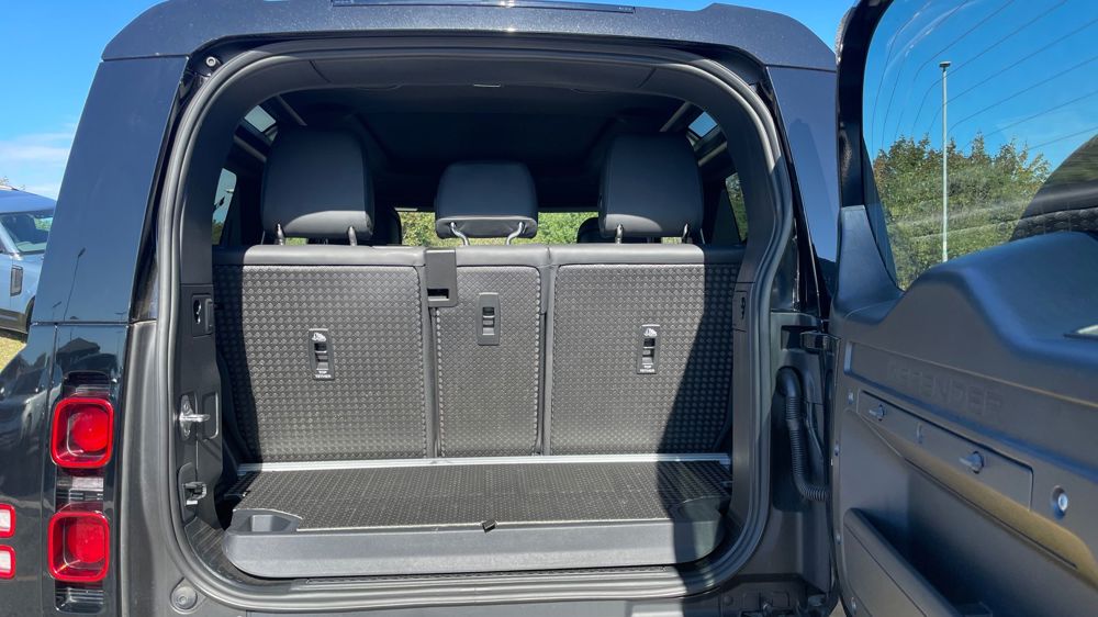 LAND ROVER DEFENDER 90