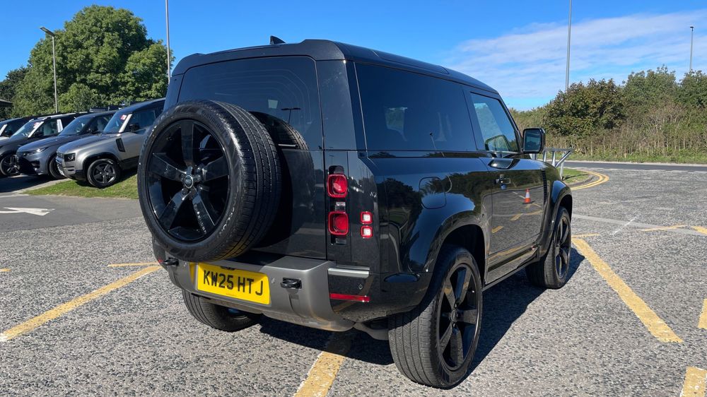 LAND ROVER DEFENDER 90
