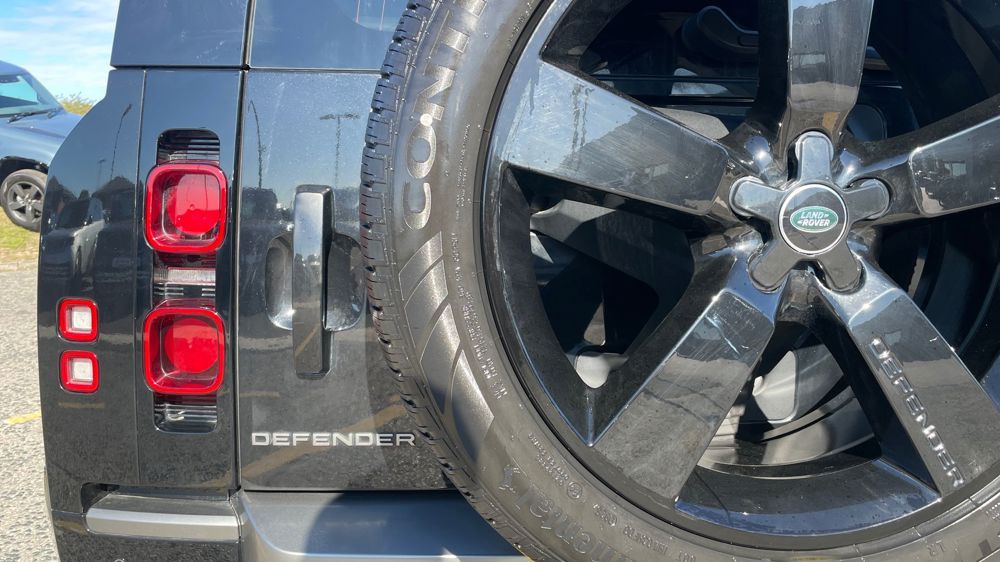 LAND ROVER DEFENDER 90