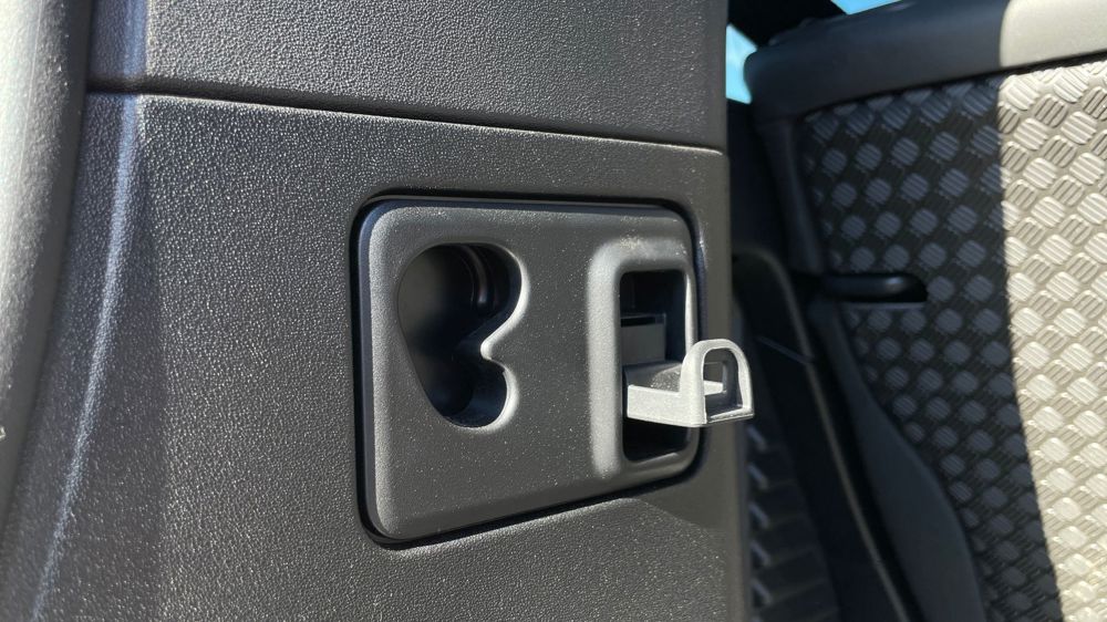 LAND ROVER DEFENDER 90