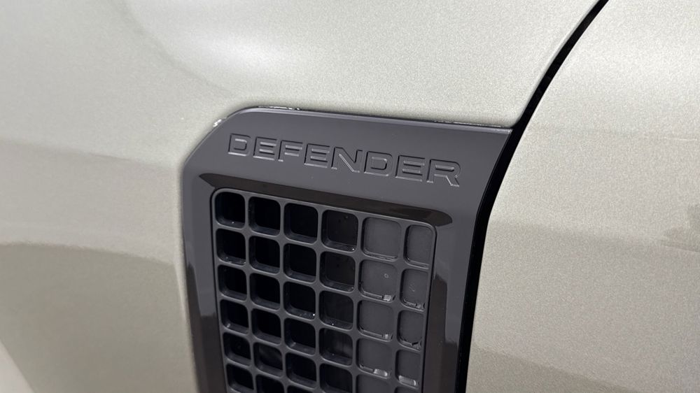 LAND ROVER DEFENDER 90