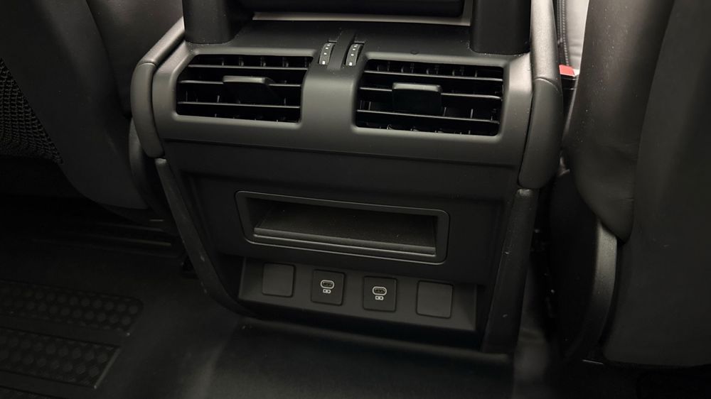 LAND ROVER DEFENDER 90