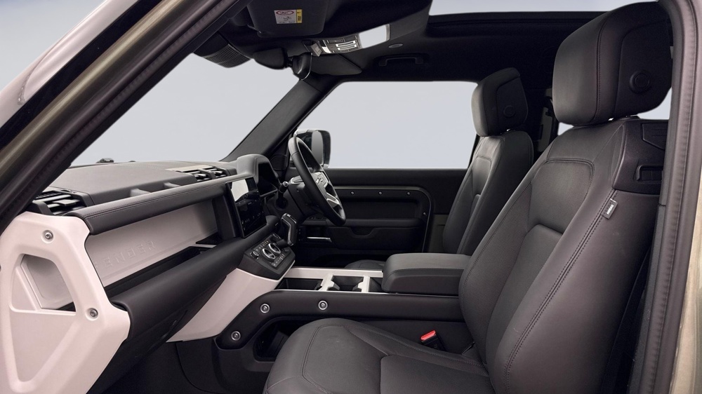 LAND ROVER DEFENDER 90
