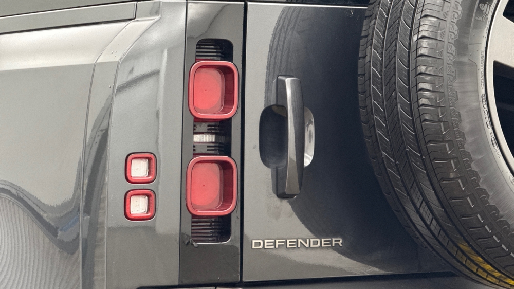 LAND ROVER DEFENDER 90