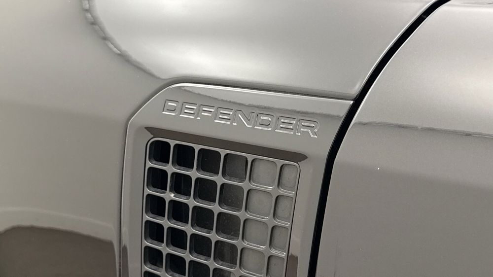 LAND ROVER DEFENDER 110