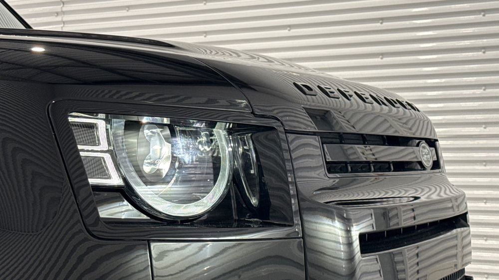 LAND ROVER DEFENDER 110