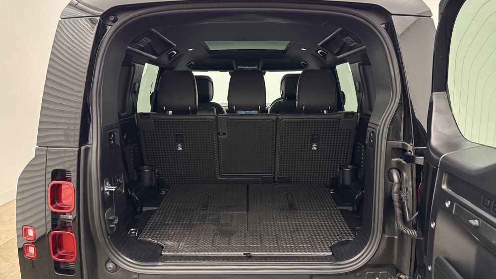 LAND ROVER DEFENDER 110