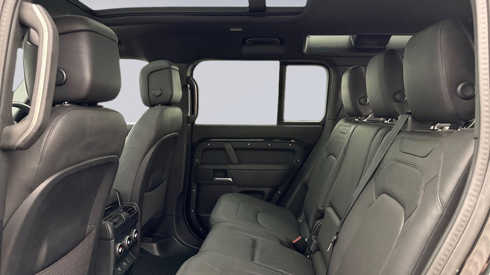 LAND ROVER DEFENDER 110