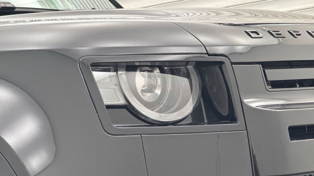 LAND ROVER DEFENDER 110