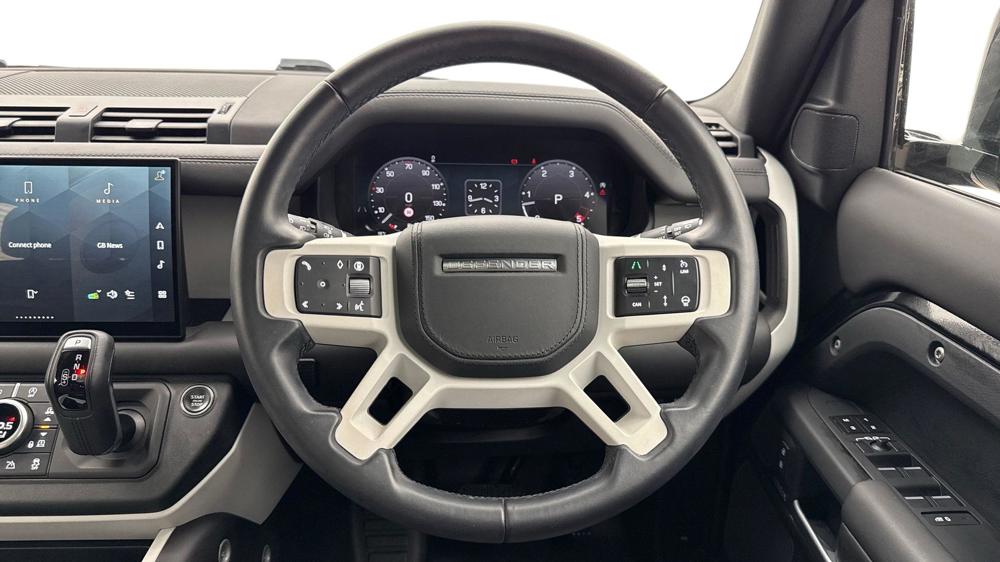LAND ROVER DEFENDER 110
