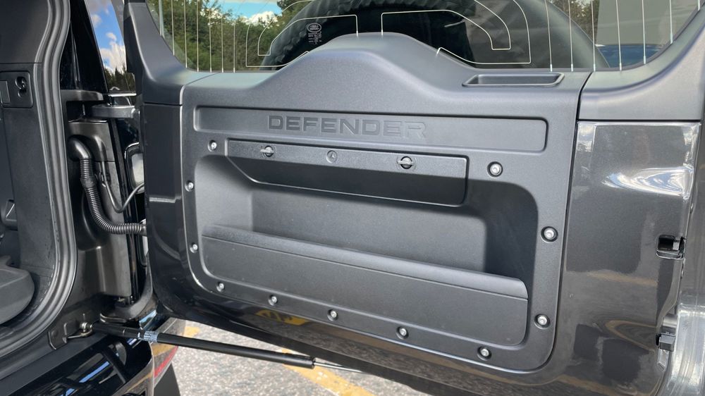 LAND ROVER DEFENDER