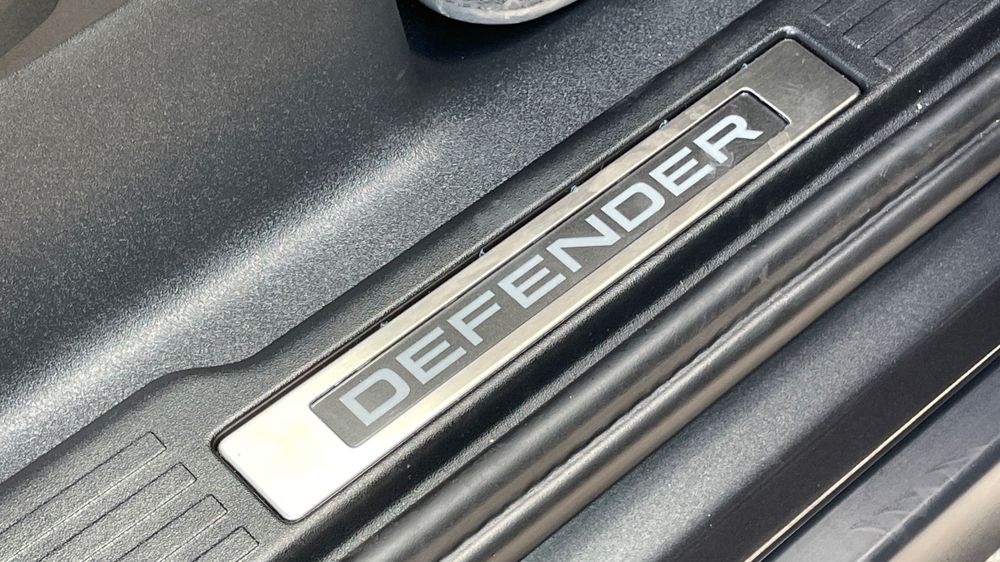 LAND ROVER DEFENDER