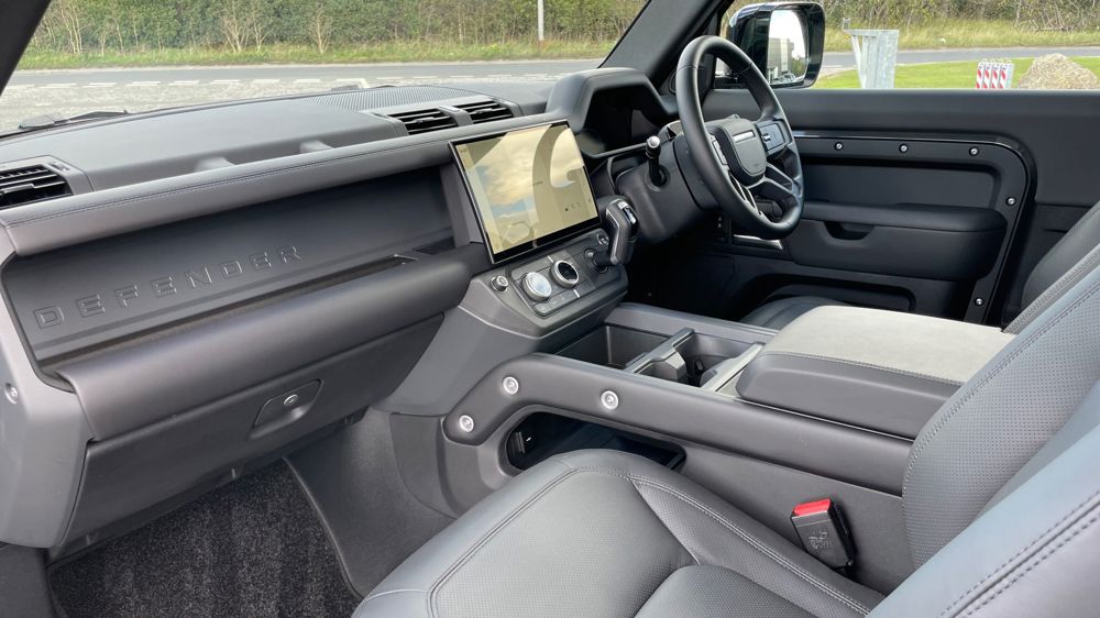 LAND ROVER DEFENDER