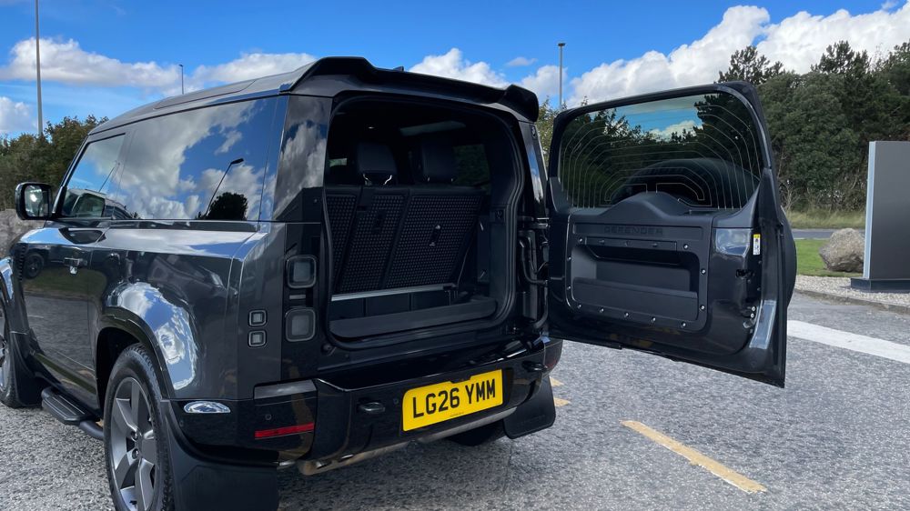 LAND ROVER DEFENDER