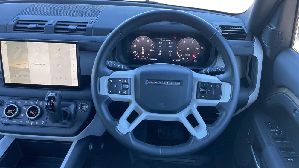 LAND ROVER DEFENDER 110