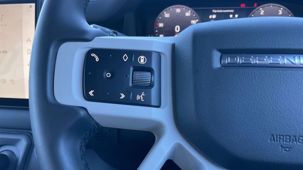 LAND ROVER DEFENDER 110