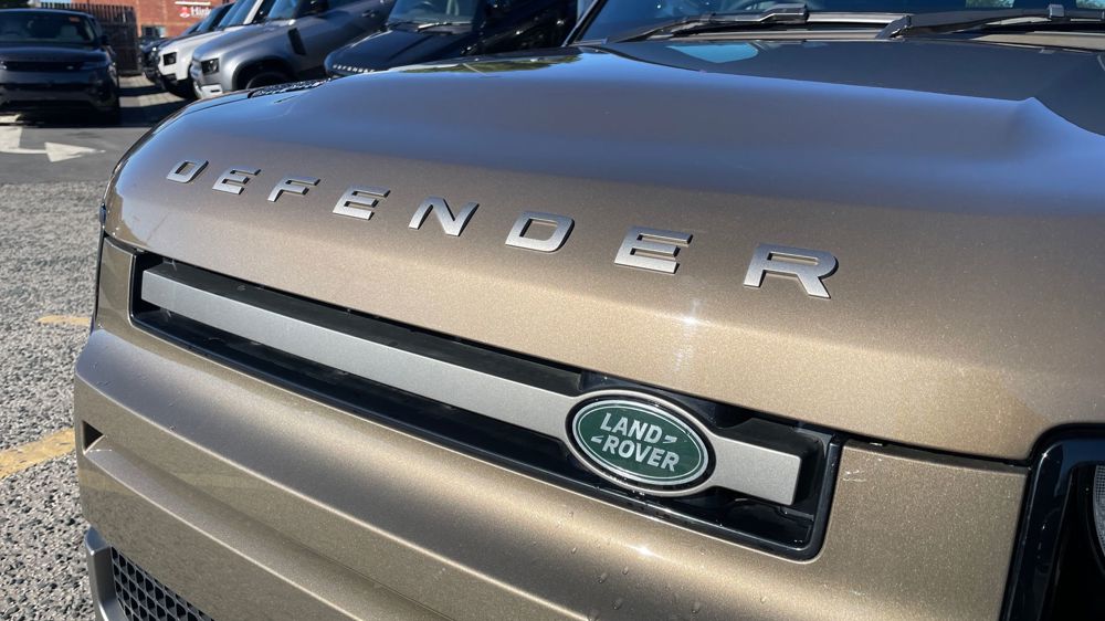 LAND ROVER DEFENDER 110