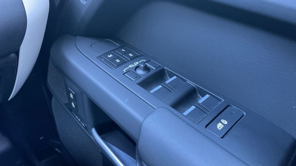 LAND ROVER DEFENDER 110