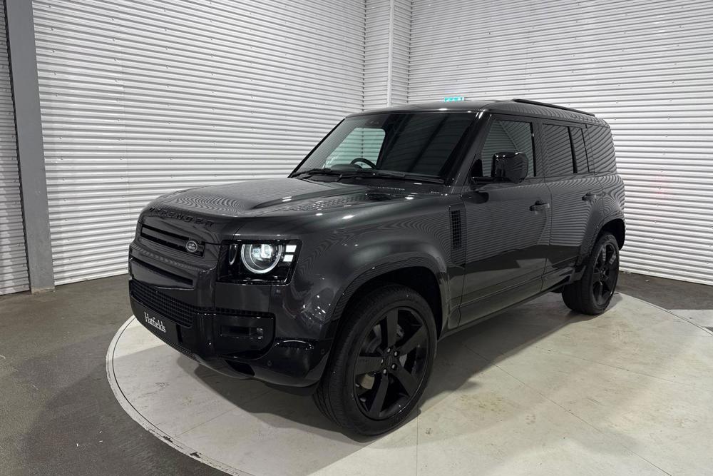 LAND ROVER DEFENDER