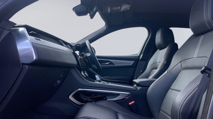 JAGUAR F-PACE P250