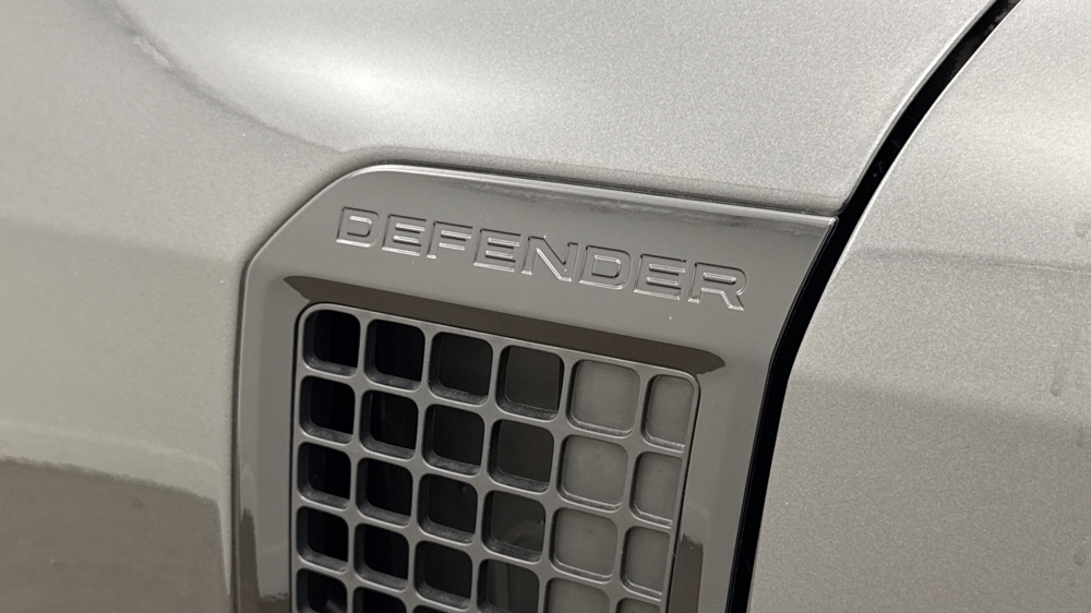 LAND ROVER DEFENDER 110