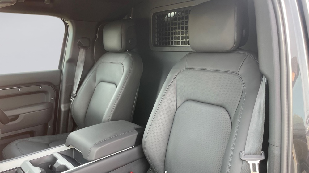 LAND ROVER DEFENDER 110