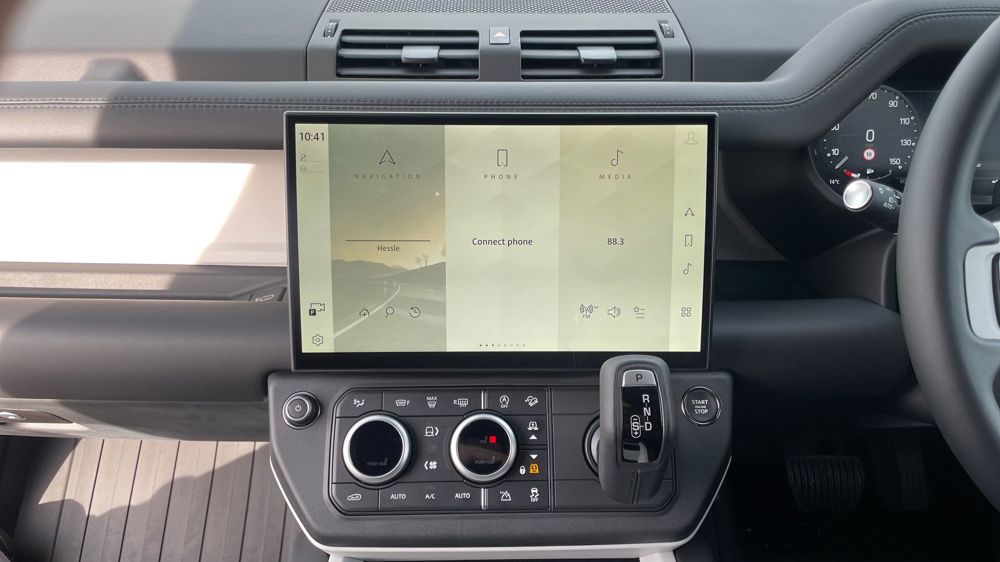 LAND ROVER DEFENDER 110