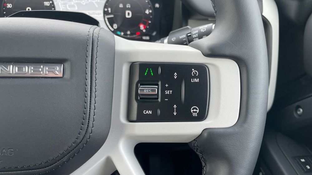 LAND ROVER DEFENDER 110