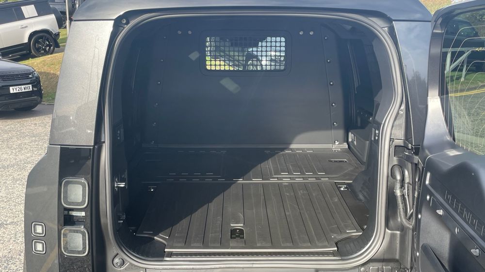 LAND ROVER DEFENDER 110