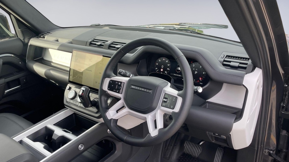 LAND ROVER DEFENDER 110