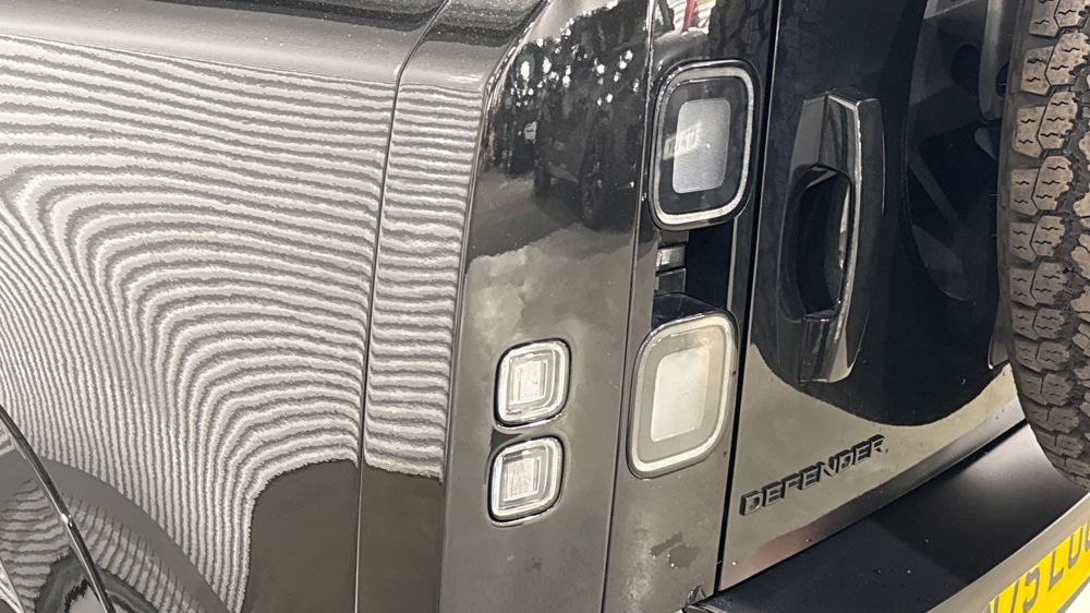 LAND ROVER DEFENDER