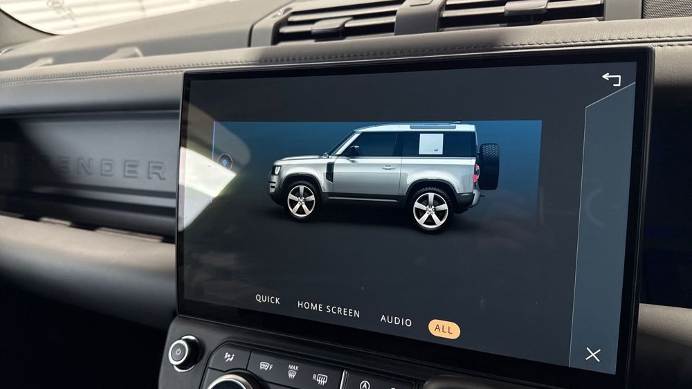 LAND ROVER DEFENDER