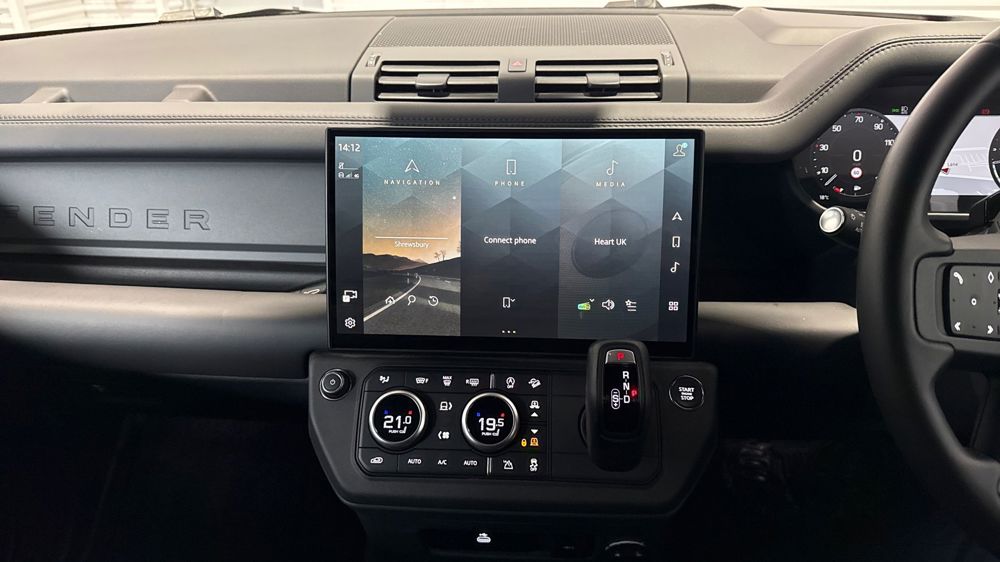 LAND ROVER DEFENDER